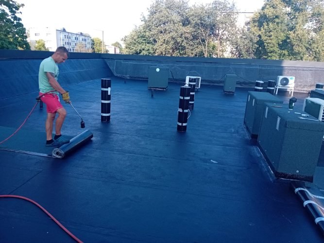 Daugiabučio namo stogo remontas